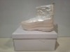 36 X BRAND NEW ANKLE MOON BOOTS IN COLOUR APRICOT ALL IN SIZE 6 IN 3 BOXES.