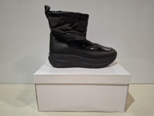 36 X BRAND NEW ANKLE MOON BOOTS IN COLOUR BLACK ALL IN SIZE 6 IN 3 BOXES.