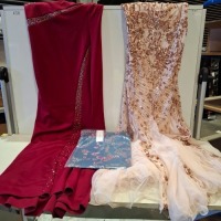30 X MIXED CLOTHING LOT CONTAINING -28 CLASSICS FLORAL DRESSES IN SIZE 16 , 1 FLORAL CREAM DRESS IN UNK SIZE , 1 RED DRESS IN UNK SIZE IN ONE BOX