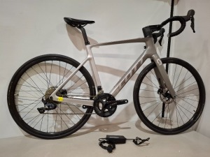 SCOTT ADDICT ERIDE 20 (EU) BIKE MODEL: 280749 SIZE: L ORIG RRP £4599 ADDICT RC DISC HMX CARBON FRAME ADDICT ERIDE HMX FORK SHIMANO ULTEGRA/105 22 SPEED MAHLE MOTOR 40NM TORQUE, 460WH SYNCROS CAPITAL 2.0 25E WHEELS SCHWALBE PRO ONE TYRES SYNCROS CARBON/ALL