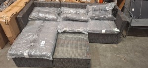 1 X PRE - BUILT STUDIO BALI CORNER RATTAN SET IN SIZE L 200 X 135 X H60 AND ONE SMALL TABLE IN SIZE L 60 X 60 X H 28 (NOTE CUSTOMER RETURNS )