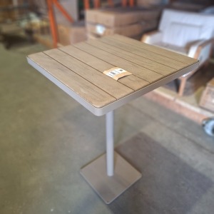 1 X OUTDOOR BAR TABLE IN GREY IN SIZE H 105 X 70 X 70 CM (NOTE EX DISPLAY )