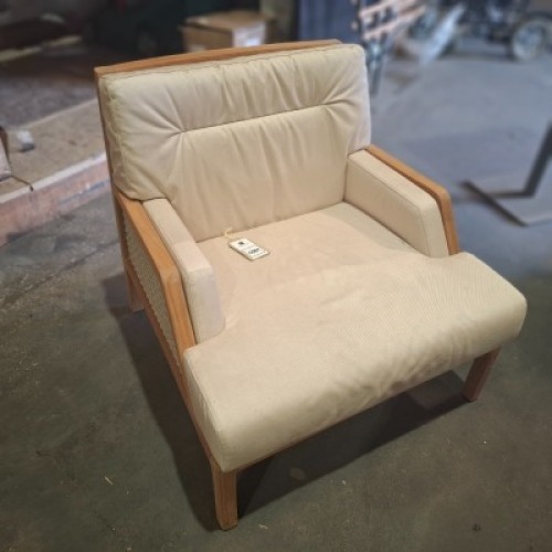 1 X GRAND LIFE IN DOOR OUT DOOR ARM CHAIR IN SIZE H 78 X L 77 X D 58 - RRP &pound;1,756 (NOTE EX DISPLAY )