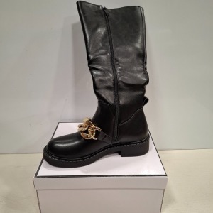12 X BRAND NEW STEPHAN WOMANS HIGH BOOTS WITH SIDE ZIP IN COLOURS BEIGE, BROWN AND BLACK IN VARIOUS SIZES, 4UK, 5UK AND 6UK