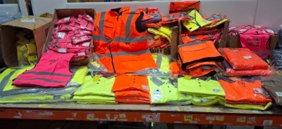 200 + X BRAND NEW MIXED HEALTH AND SAFETY CLOTHING LOT TO INCLUDE GRANDMAS LITTLE HELPER/MUMMYS LITTLE HELPER HI VIS - DICKIES YELLOW HI VIS SWEATSHIRTS - CREATE AND DESTROY ORANGE/YELLOW HI VIS POLO SHIRTS - SEEN ORANGE HI VIS POLO SHIRTS - DICKIES CARGO