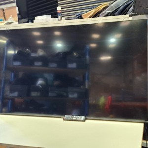 1 X SAMSUNG TV WITH POWER LEAD AND REMOTE MODEL UE55AU7100K - TYPE NO : UE55AU7100