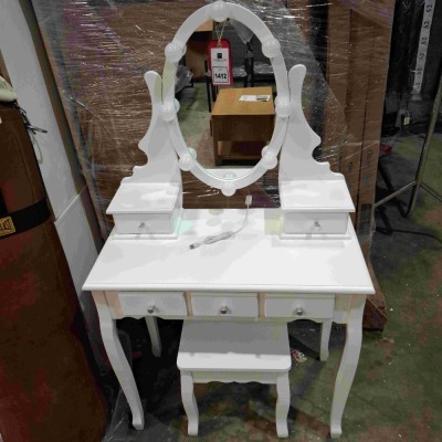 1 X GIRLS DRESSING TABLE SET WITH ILLUMINATING MIRROR IN WHITE IN SIZE 80 X 40 X 140