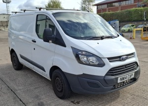 WHITE FORD TRANSIT CUSTOM 290 DIESEL PANEL VAN 1995CC FIRST REGISTERED 26/3/2018 REG: NW14CAP MILEAGE : 66,069 1 KEY WITH V5 MOT UNTIL 27/9/2025 NOTE SIDE DOOR JAMMED