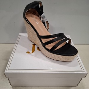 32 X BRAND NEW JOIA BLACK WEDGED SANDALS IN SIZES 4-5-6