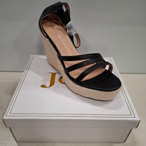26 X BRAND NEW JOIA BLACK WEDGED SANDALS IN SIZES 6-7-8