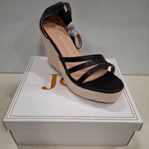 26 X BRAND NEW JOIA BLACK WEDGED SANDALS IN SIZES 6-7-8