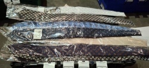 25 X BRAND NEW MIXED DAN JOHN TIES IN VARIOUS STYLES AND COLOURS - PLEASE SEE PICTURE (PICK LOOSE) RRP-&pound;19.99 PP