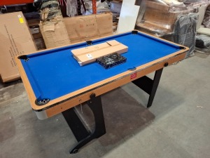 1 X RILEY 6 FOOT FOLDABLE SNOOKER TABLE ( NOTE CUSTOMER RETURNS SOME DAMAGE TO LEFT SIDE BUT STILL FUNCTIONABLE )