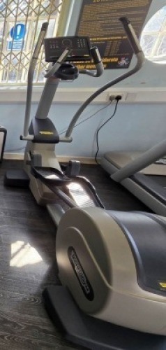 1 X TECHNO GYM LED CROSSTRAINER