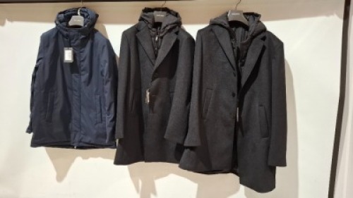 3 X BRAND NEW MIXED DAN JOHN CLOTHING LOT TO INCLUDE 1X CAPO SPALLA TRENCH COAT IN NAVY SIZE M - &pound;179.99 - 1X JERSEY OVERSHIRT IN NAVY SIZE 2XL - &pound;159.99 - 1X TECNICO TRENCH COAT IN NAVY SIZE XL - &pound;79.99