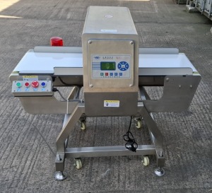 STAINLESS STEEL JIANGZHAN METAL DETECTOR JZ-400 SER NO. 8810676 DOM: 2020. 28M / MIN CAPACITY, DETECTING WIDTH 400MM (NOTE: MDF EDGING NEEDS REPAIRING)