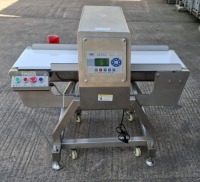 STAINLESS STEEL JIANGZHAN METAL DETECTOR JZ-400 SER NO. 8810676 DOM: 2020. 28M / MIN CAPACITY, DETECTING WIDTH 400MM (NOTE: MDF EDGING NEEDS REPAIRING)