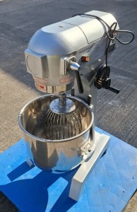 STAINLESS STEEL COMMERCIAL FOOD MIXER MODEL B30B SER NO 1912006 (USED)