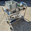LARGE SELECTION OF STAINLESS STEEL KITCHEN PRODUCTS - COOKING POTS, COLANDERS, BOWLS & OVEN TRAYS ON A PALLET PLUS A MOBILE TROLLEY. NOTE: INCLUDES 18 X BRAND NEW BAIN MARIE LIDDED POTS (TOTA ORIG RRP £1200+) - 5