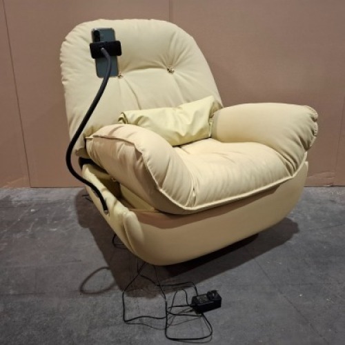 1 X BRAND NEW LINSY ELECTRICAL ARMCHAIR IN CREAM - FUNCTION LIST : BLUETOOTH PLAYING SWAYING BACK AND FORTH ROTATING LEFT AND RIGHT 360 LUMBAR PILLOW WITH SMALL BLANKET INSIDE MOBILE PHONE STAND BLUETOOTH SPEAKER SIZE - W 95 X D 100 X H 105 CM (NOTE E