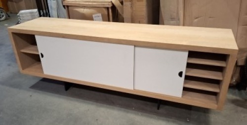 1 X BRAND NEW 2 DOOR GRAND SIDEBOARD DK3 IN SOLID OAK IN SIZE L 200 X D 50 X H 69 - RRP &pound;5585