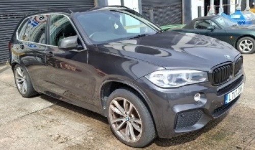 GREY BMW X5 X DRIVE 40D AC AUTO DIESEL ESTATE 2993CC REG : LT17 ZNF FIRST REGISTERED 1/8/2017 MILEAGE: 101631 1 KEY WITH V5 MOT EXPIRED 31/1/2025 INSURANCE WRITE OFF VEHICLE RECORDED AS ACCIDENT CONSTRUCTIVE T/LOSS ON CONDITION ALERT REGISTER *** NOTE: NO