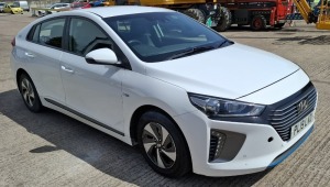 WHITE HYUNDAI IONIQ SE HEV S-A HYBRID ELECTRIC 5 DOOR HATCHBACK 1580CC FIRST REGISTERED 31/7/2019 REG: PL19LVD MILEAGE: 128,661 WITH V5 MOT EXPIRED 14/2/2025