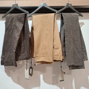 12 X BRAND NEW MIXED DAN JOHN TROUSERS IN VARIOUS COLOURS BLACK / WHITE , BROWN , MORO IN VARIOUS SIZES 50 , 54 , 48 , 46 ETC - RRP EACH £60 - TOTAL RRP £720