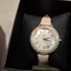 4 X LADIES WATCHES TO INCLUDE 1 X ROTARY OVA; GOLD PLATED BRACELET WATCH, 1 X MOTHER OF PEARL HEXAGONAL WATCH & 2 X OASIS MOTHER OF PEARL DIAMANTE LEATHER STRAP WATCH - 5