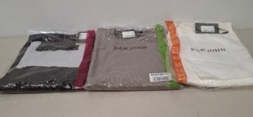 20 X BRAND NEW DAN JOHN MIXED CLOTHING LOT TO INCLUDE TURTLE NECK JUMPER IN WHITE IN SIZE XXL , SWEATSHIRT IN BROWN IN SIZE XXL , TURTLENECK JUMPER IN BROWN IN SIZE XL ETC (PLEASE NOTE - TRAYS NOT INCLUDED)