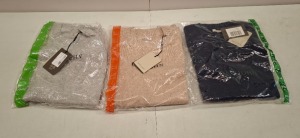 20 X BRAND NEW DAN JOHN MIXED CLOTHING LOT TO INCLUDE VEST IN GREY IN SIZE XL , VEST IN NAVY IN SIZE M , TURTLE NECK JUMPER IN BURNT SIENNA IN SIZE L ETC IN ONE TRAY (TRAYS NOT INCLUDED)