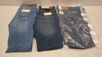 20 X BRAND NEW DAN JOHN JEANS LOT CONTAINING DENIM JEANS IN LIGHT BLUE AND NAVY IN SIZES 46,50,52 ETC IN ONE TRAY (NOTE - TRAYS NOT INCLUDED)