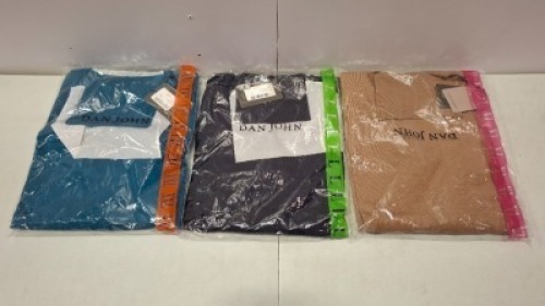 20 X BRAND NEW DAN JOHN MIXED CLOTHING LOT CONTAINING TURTLE NECK JUMPER IN BROWN IN SIZE M , SHIRT IN BLUE IN SIZE 40R SLIM , T-SHIRT IN BLACK IN LARGE ETC IN TWO TRAYS (TRAYS NOT INCLUDED)