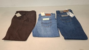 25 X BRAND NEW DAN JOHN MIXED CLOTHING LOT CONTAINING JEANS IN NAVY IN SIZE 48 TROUSERS IN BROWN IN SIZE 50 , TIES IN DOTTED BLUE ETC IN ONE TRAY (NOTE - TRAY NOT INCLUDED)
