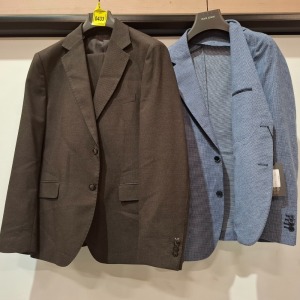 5 X BRAND NEW DAN JOHN BLAZERS LOT TO INCLUDE 4X BLAZERS IN BROWN IN SIZES 44,46,56,58 AND 1X IN WHITE/BLUE IN SIZE 50 - RRP EACH £130