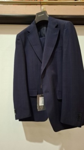 5 X BRAND NEW DAN JOHN BLAZERS WITH PANTS LOT ALL IN NAVY IN SIZES 48, 50 AND 52 - RRP &pound;130