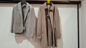 5 X BRAND NEW DAN JOHN BLAZERS / COATS LOT TO INCLUDE 3 X IN BLUE/ WHITE IN SIZES 48, 52 AND 56, 2 X IN BROWN / WHITE IN SIZES 54 AND 56 - RRP £130