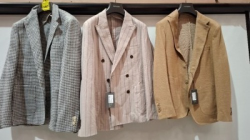 5 X BRAND NEW DAN JOHN BLAZERS LOT TO INCLUDE 2 X IN CAMEL IN SIZES 44 AND 48, 2 X IN WHITE / BLUE IN SIZES 48 AND 50, 1 X IN WHITE IN SIZE 50 - RRP &pound;130