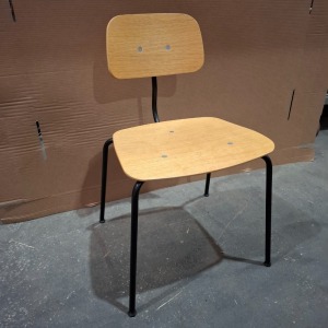 1 X BRAND NEW KEVI 2060 DINING CHAIR IN BLACK / OAK IN SIZE 54 X 54 X 80 - RRP £335