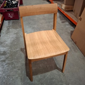 1 X BRAND NEW WITH BOC BLUEPRINT CHAIR BY FORM & REFINE IN OILED OAK IN SIZE H 75.5 X W 45.5 X D 48.5 - RRP £366
