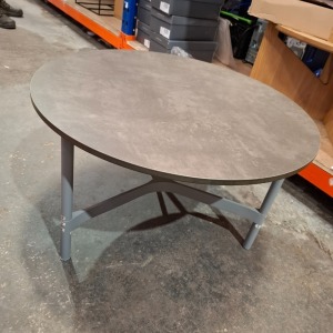 1 X CANE LINE TWIST COFFEE IN DOOR OUT DOOR TABLE IN GREY IN SIZE DIAM 70 X H 42 - RRP £955 - NOTE EX DISPLAY