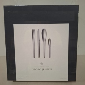 1 X BRAND NEW IN BOX GEORG JENSEN ARNE JACOBSEN COLLECTION 24 PCS SET - RRP £295
