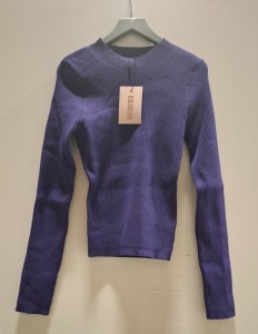 40 X BRAND NEW CLOTHING LOT CONTAINING MISSGUIDED BASIC CREW NECK LONG SLEEVE TOP IN PURPLE ALL IN SIZE SMALL IN TWO TRAYS (NOTE TRAYS NOT INCLUDED)