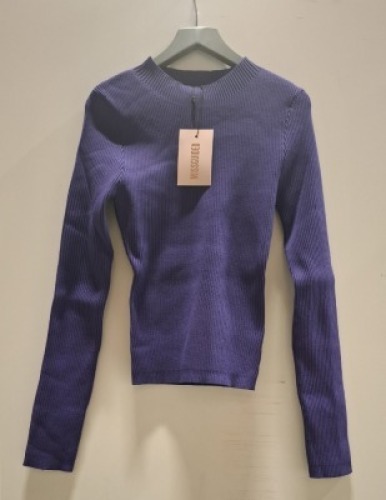 40 X BRAND NEW CLOTHING LOT CONTAINING MISSGUIDED BASIC CREW NECK LONG SLEEVE TOP IN PURPLE ALL IN SIZE SMALL IN TWO TRAYS (NOTE TRAYS NOT INCLUDED)