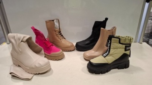 27 X BRAND NEW MIXED SHOE LOT CONTAINING BOOTS IN FUCHSIA IN SIZE 3 , BOOTS IN KHAKI IN WITH SPARKLES IN SIZE 3 , ORIGINE BOOTS IN OLIVE ETC ON A FULL BAY
