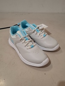 17 X BRAND NEW KIDS REEBOK TRAINERS IN GREY/LIGHT BLUE AND WHITE ALL IN SIZE UK 2 IN ONE TUB (NOTE - TUBS NOT INCLUDED)