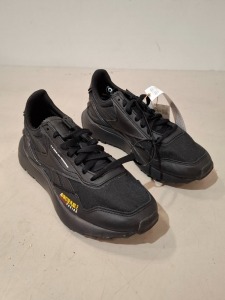 19 X BRAND NEW REEBOK TRAINERS IN BLACK IN SIZE UK 5 IN ONE TUB (NOTE - TUBS NOT INCLUDED)
