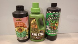 25 X BRAND NEW MIXED GARDEN FERTILIZER LOT CONTAINING VINNY'S GROWERS CHOICE GROW VEGETATIVE STAGE 1-2-5 PART A , EMERALD HARVEST MICRO PROFESSIONAL 3 - PART NUTRIENT SERIES 5-0-1 950ML , EMERALD HARVEST KING KOLA POWERFUL BLOOM BOOSTER 0.3-2-3 950ML IN O