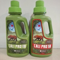 20 X BRAND NEW EMERALD HARVEST LOT CONTAINING CALI PRO BLOOM PROFFESIONAL NUTRIENT TWO PART SERIES 3-0-3 , CALI PRO GROW B PROFESSIONAL TWO PART NUTRIENT SERIES 2-2-5 950ML IN ONE TRAY (NOTE - TRAYS NOT INCLUDED)