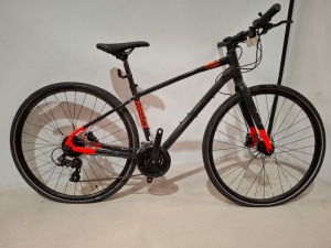 1 X PINNACLE LATERITE TWO ROAD BIKE IN SIZE SMALL 170 CM X 42.5 CM - 18 GEAR